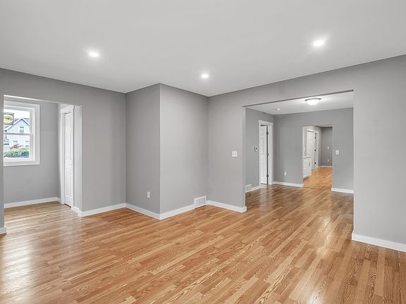 4th image of 40 Newell Ave APT 1