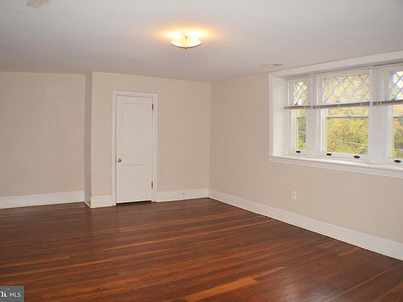 3rd image of 531 W Hansberry St #3
