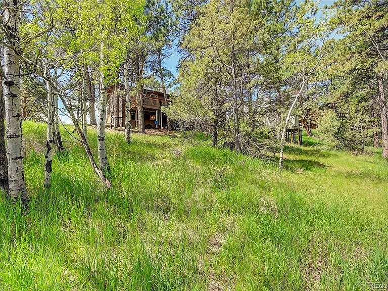 2027 Roland Dr — Photo 3