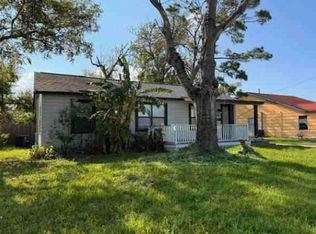 428 Azalea St, Lake Jackson, TX 77566