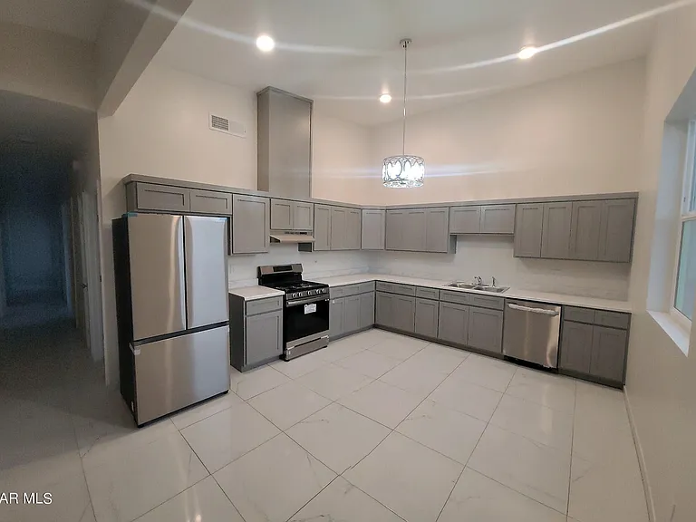 225 Antone St #B — Photo 4
