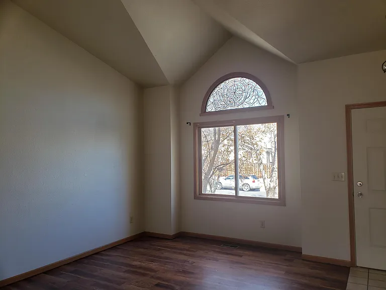 531 Dennison Ave — Photo 2