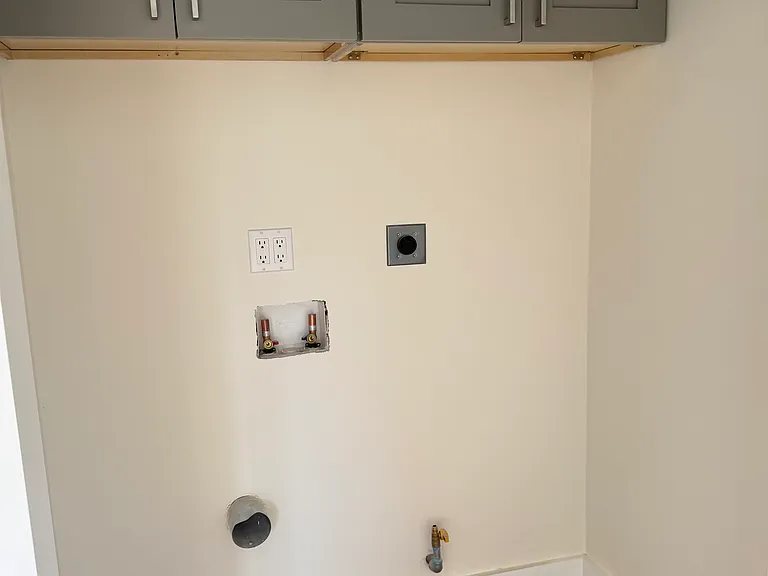 825 Bilton Way #B — Photo 20