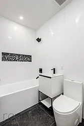 Rented by Rennit Inc.