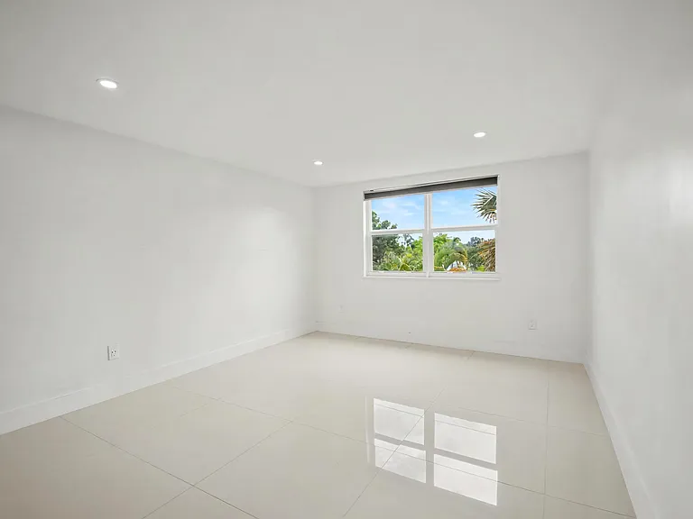 10110 Boca Entrada Blvd #305 — Photo 8