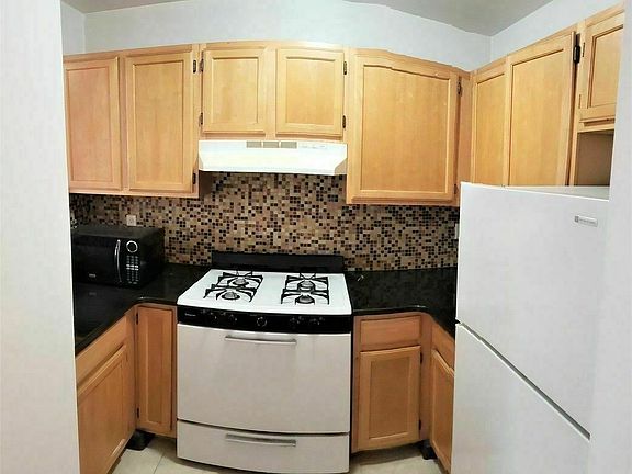 5th image of 66 W 132nd St #3A