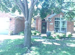 8520 Smith Dr, North Richland Hills, TX 76182