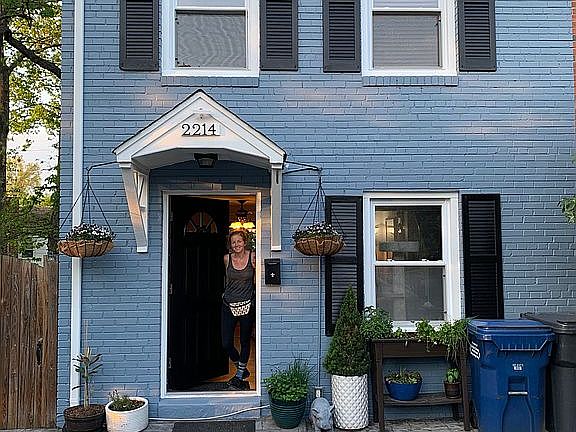 3rd image of 2214 Huntington Ave