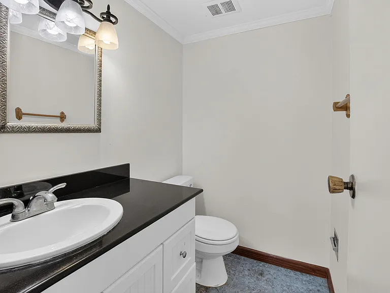 200 Waterway Dr S — Photo 19