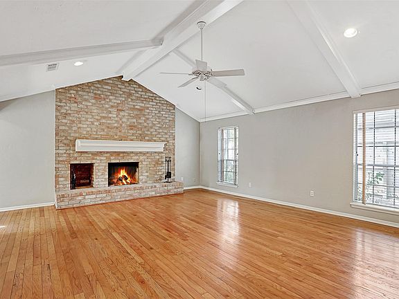 4th image of 10514 Greencreek Dr