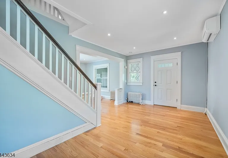 28 N Hillside Ave — Photo 5