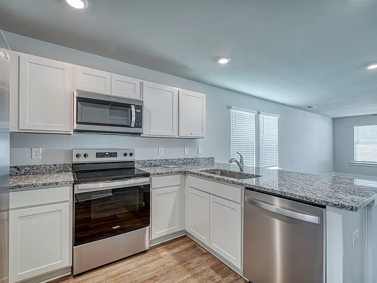 109 S Grassland Rd — Photo 2