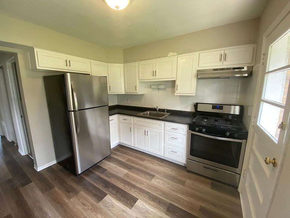 1st image of 2936 Hallmark Ln APT B