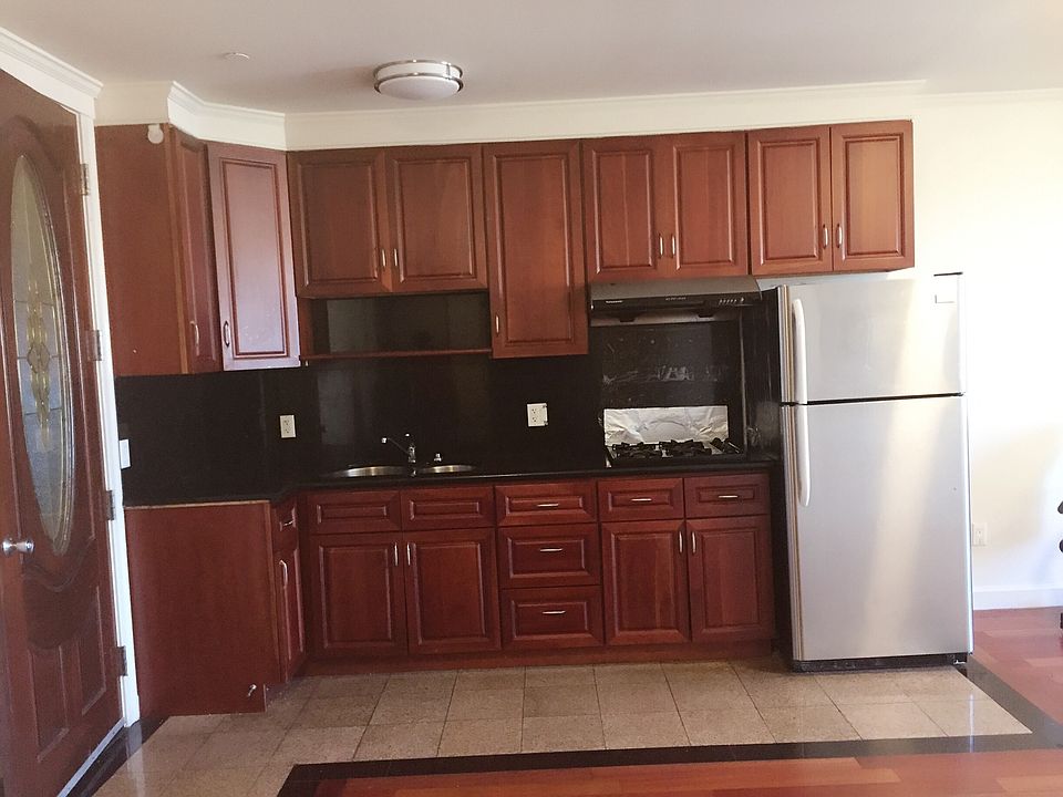 1st image of 139 Girard St #139B
