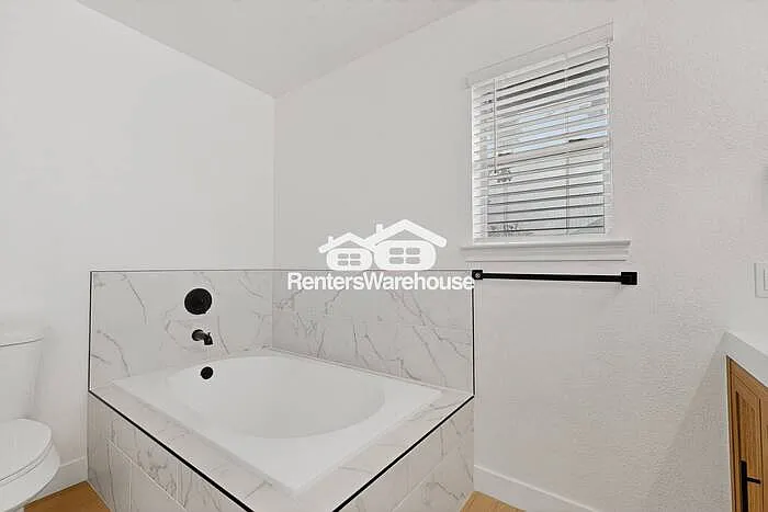 611 Orchard Ln — Photo 21