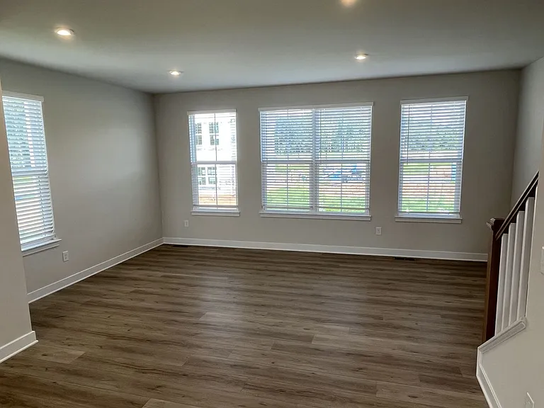5013 Griers Hill Dr — Photo 16