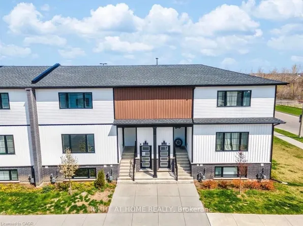 4263 4th Ave #212, Niagara Falls, ON L2E 0A2