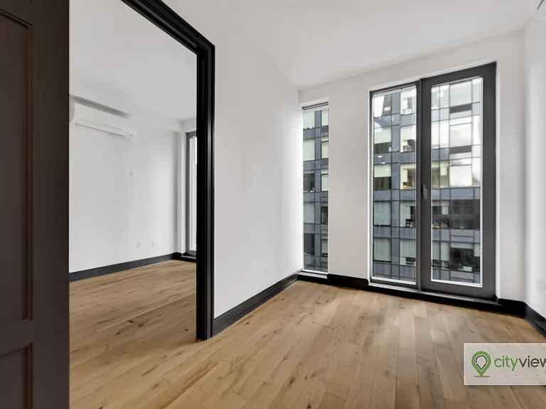 42-20 27th St #512 — Photo 4