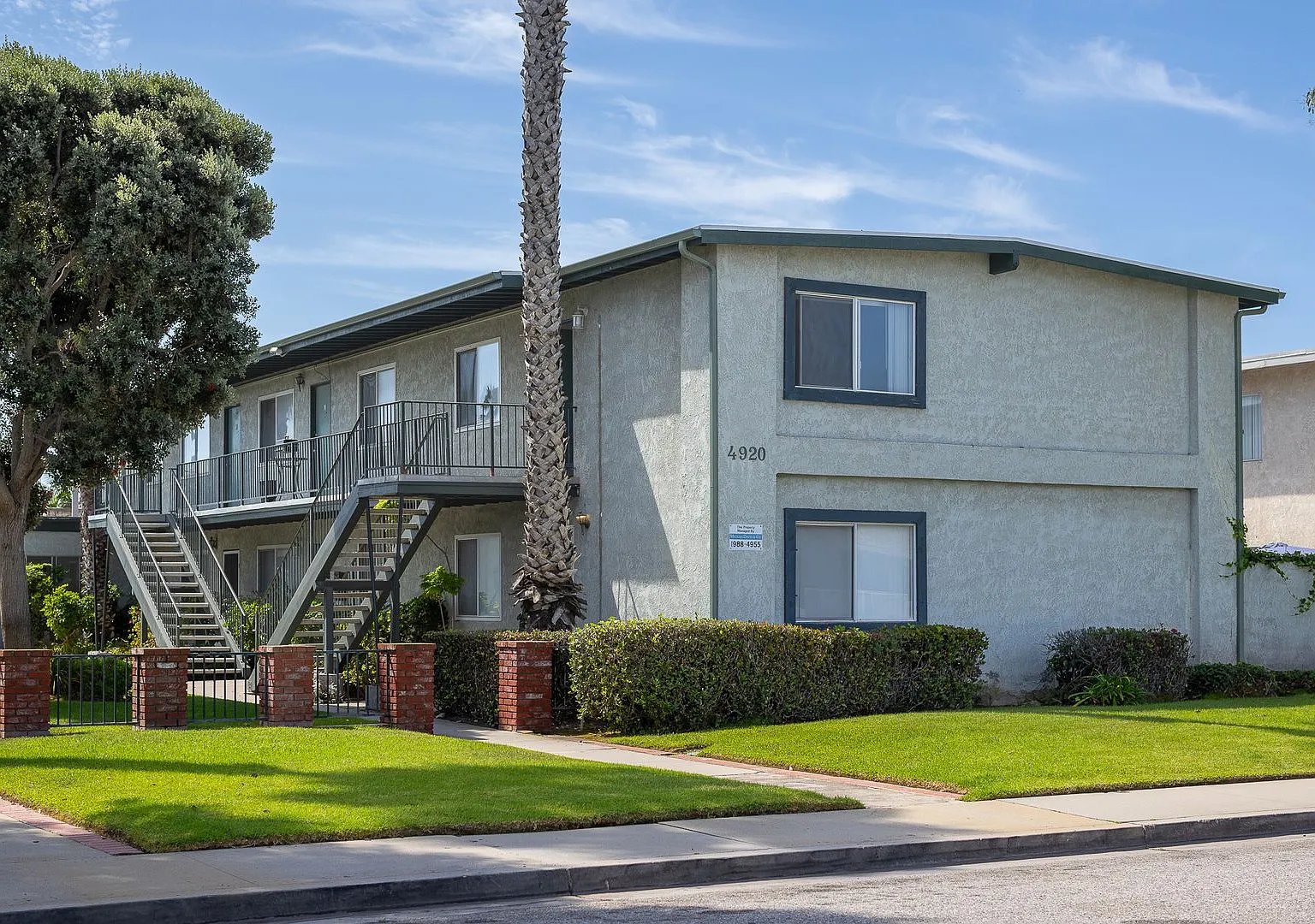 2 Bedroom + 1 Bathroom Apartment | Oxnard Shores | Unfurnished — Photo 1