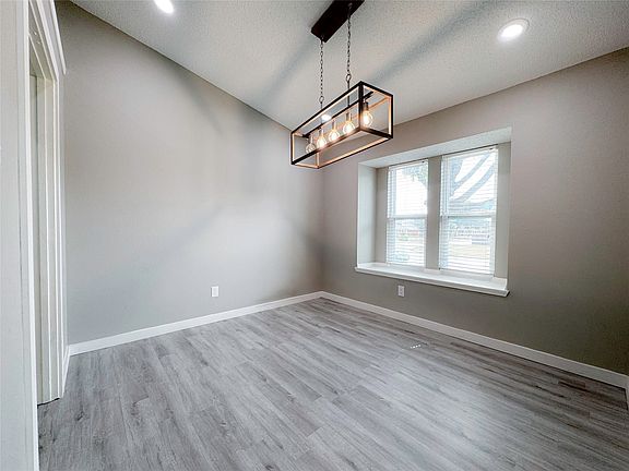 5th image of 4105 Wheelwright Dr