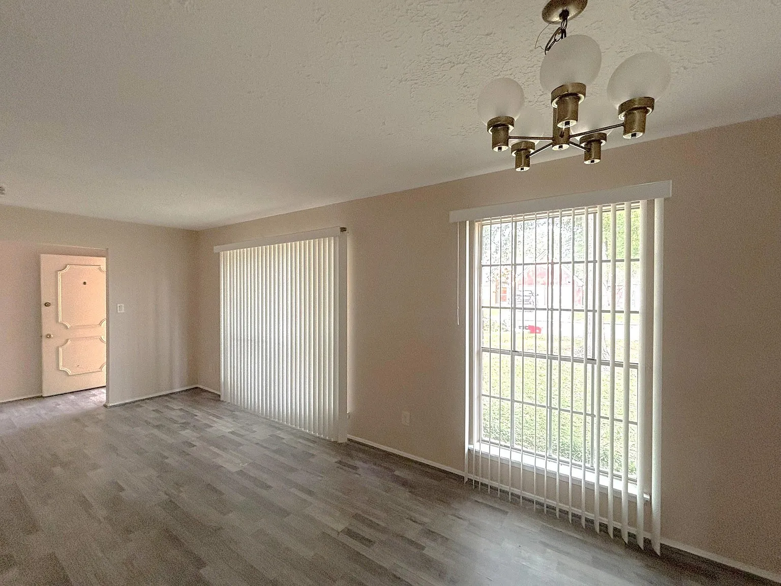 4 bed, 1698 sqft, $1,900 — Photo 2