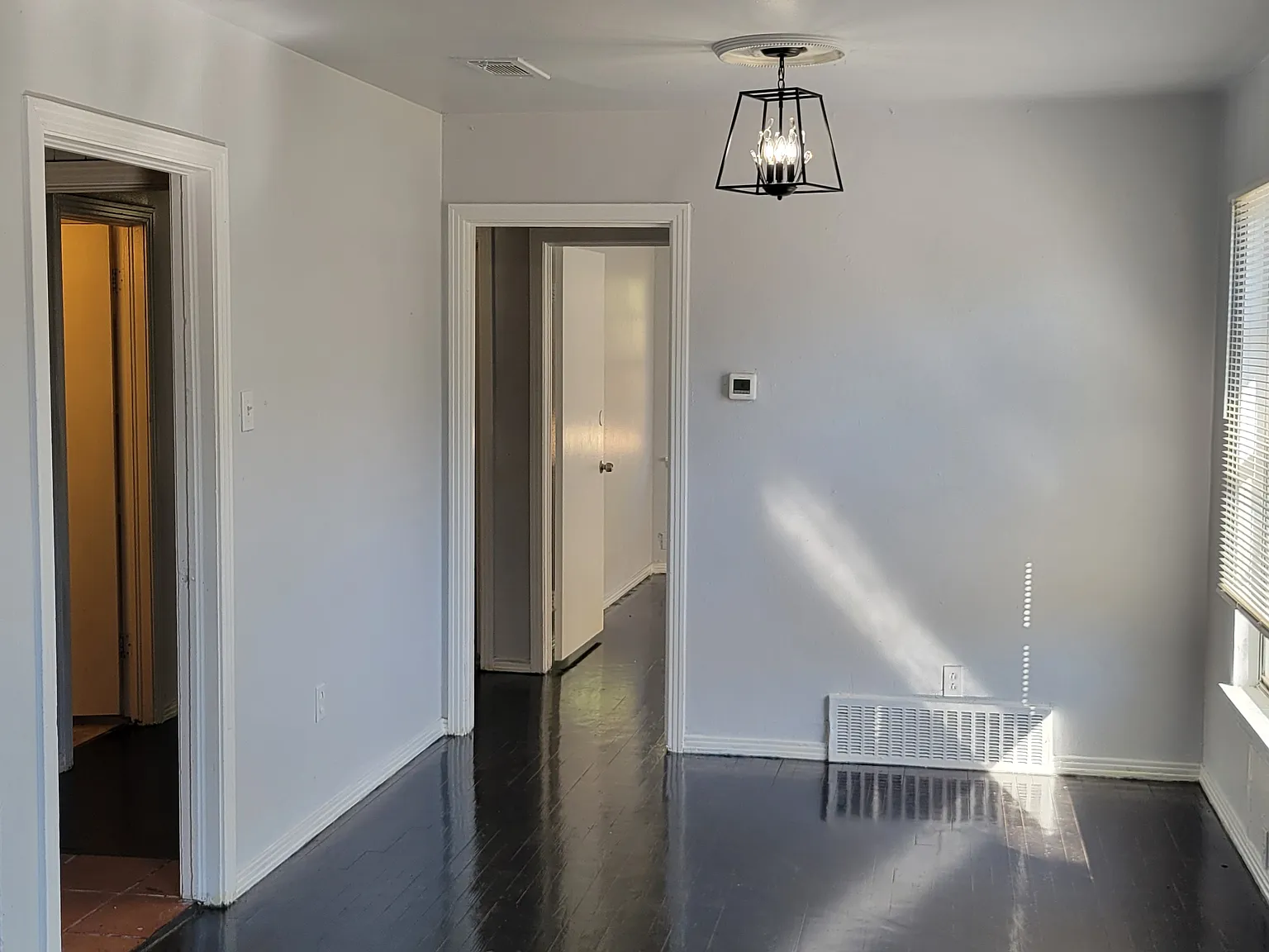 3 bed, 1137 sqft, $1,950 — Photo 4
