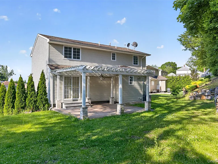8 Lee Gray Ct — Photo 30
