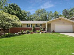 5031 N Mansfield Dr, Peoria, IL 61614