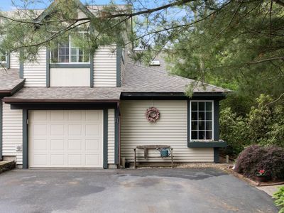 11 Lake Forest Drive, Burlington, VT, 05401