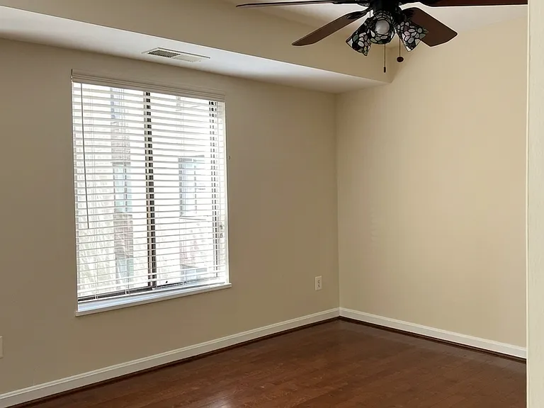 6001 Arlington Blvd #305 — Photo 13