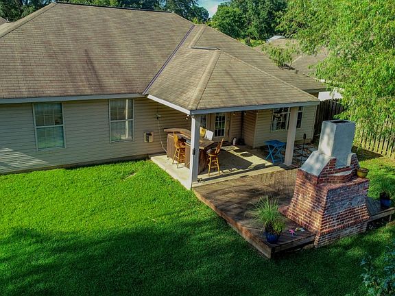 3rd image of 3327 Palmetto St