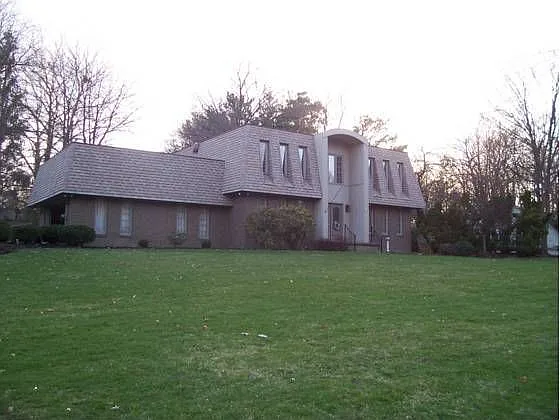 1320 Stonington Dr photo 1