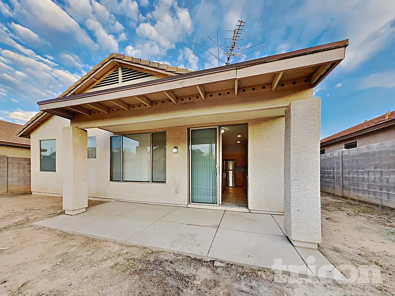 6619 W Golden Ln — Photo 15
