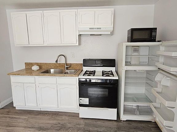 3rd image of 8623 S Vermont Ave APT 13