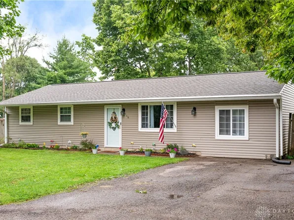 146 W Cedar Rd, Medway, OH 45341