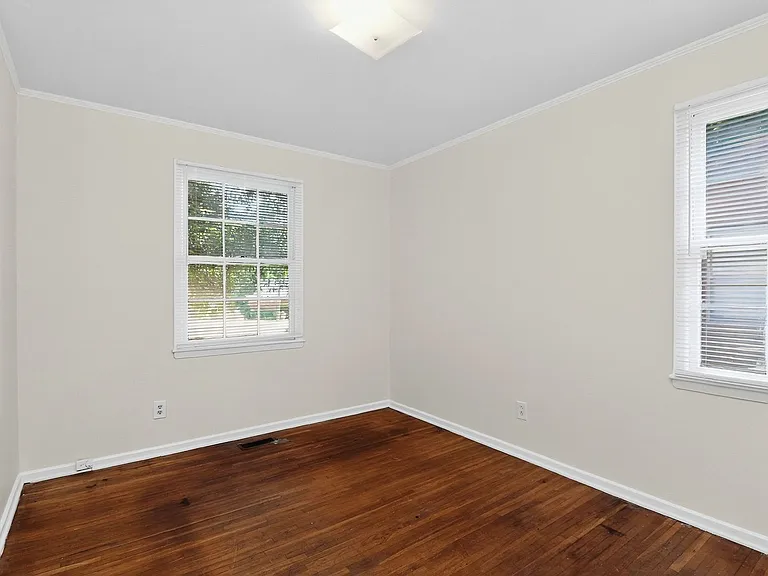 1813 Lasalle St — Photo 11