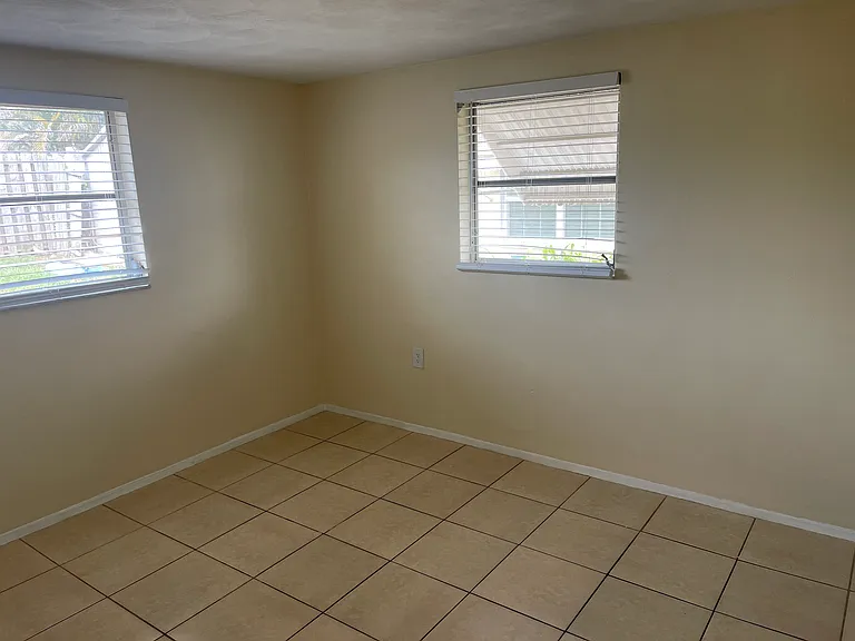 5701 Moog Rd — Photo 20