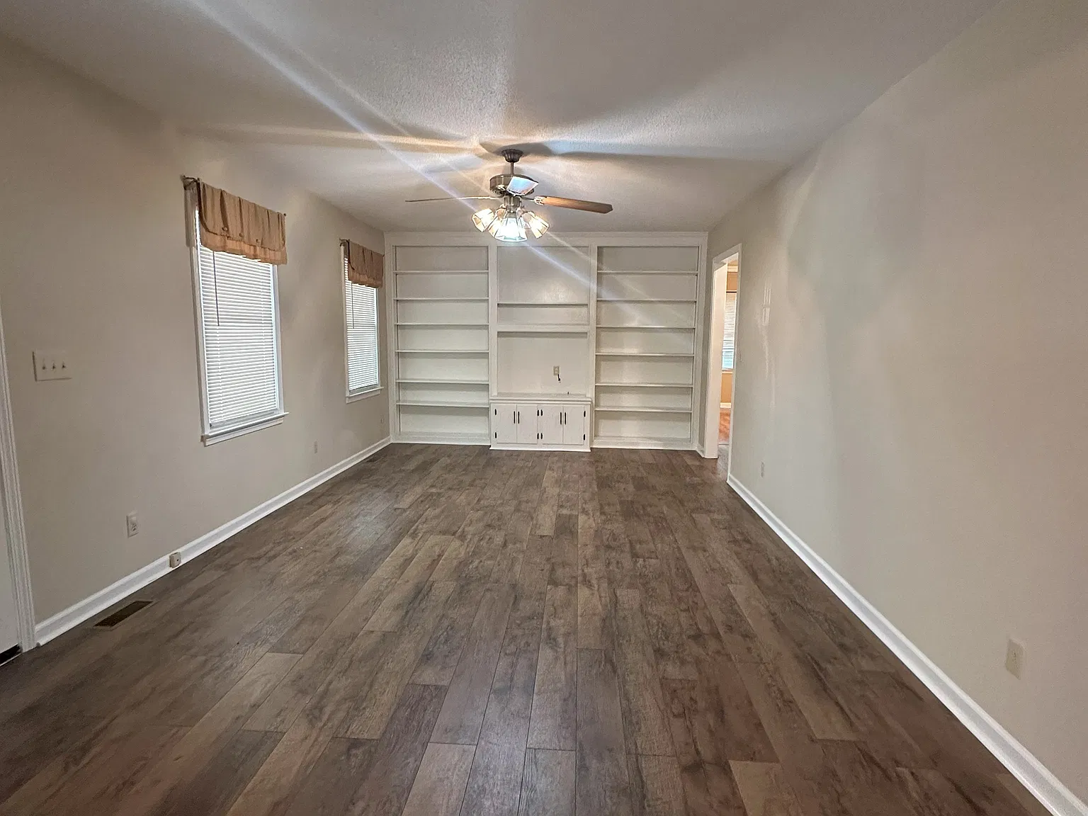 2 bed, 1162 sqft, $1,300 — Photo 4