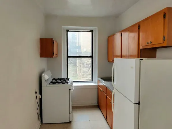 225 Bennett Avenue image 1 of 6