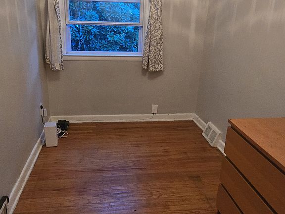 The other bed room for rent .