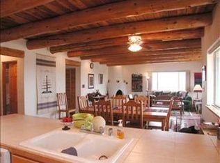 613 Sakai Rd, Taos, NM 87557