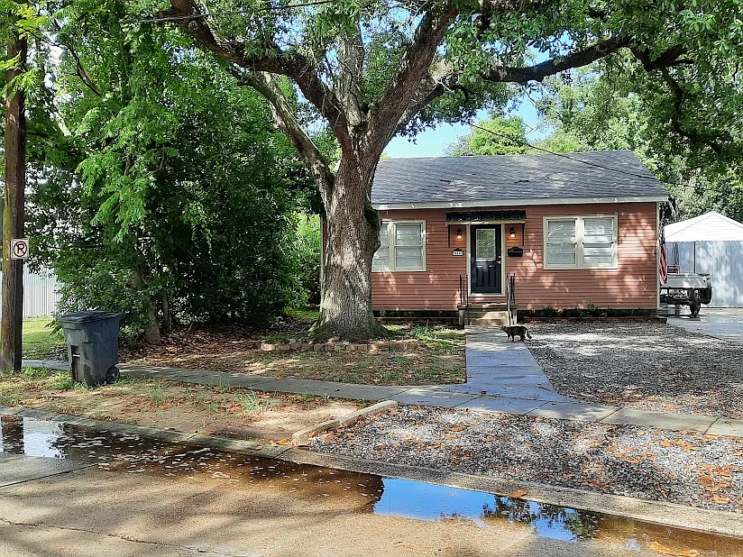 2 bed, 1100 sqft, $1,600 — Photo 2