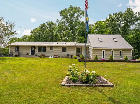 1261 Maple Ln, Brooklyn, MI 49230