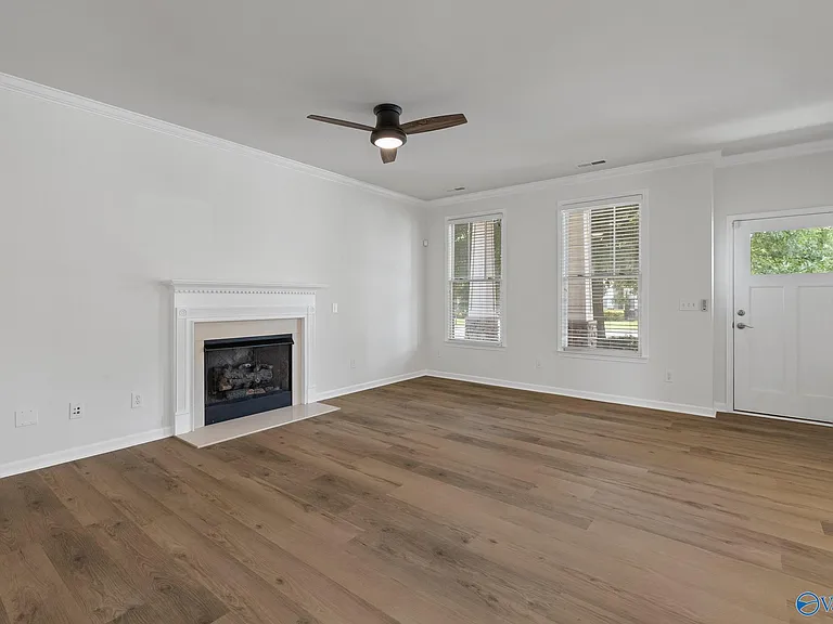 307 Acorn Grove Ln SW — Photo 3