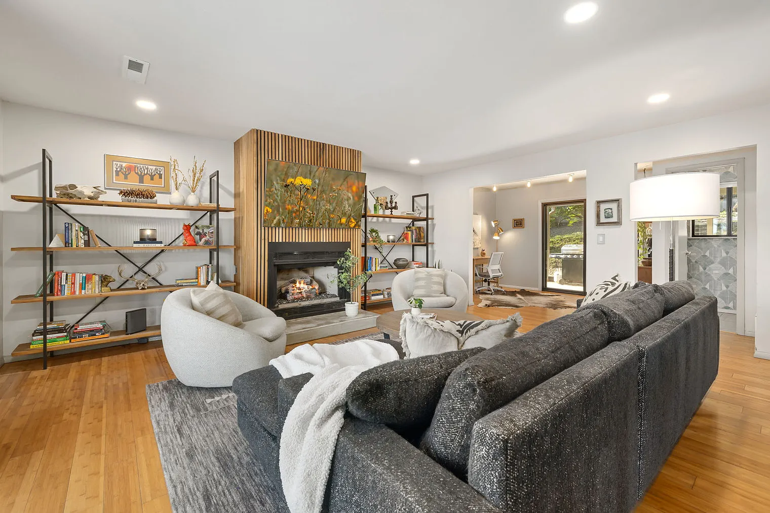 3 bed, 2.0 bath, 2055 sqft, $4,706 — Photo 2