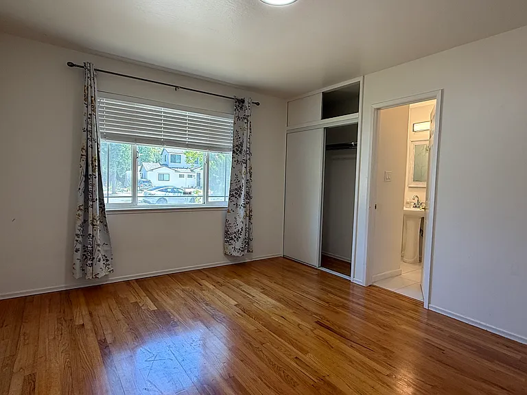 1067 Belvedere Ln — Photo 13
