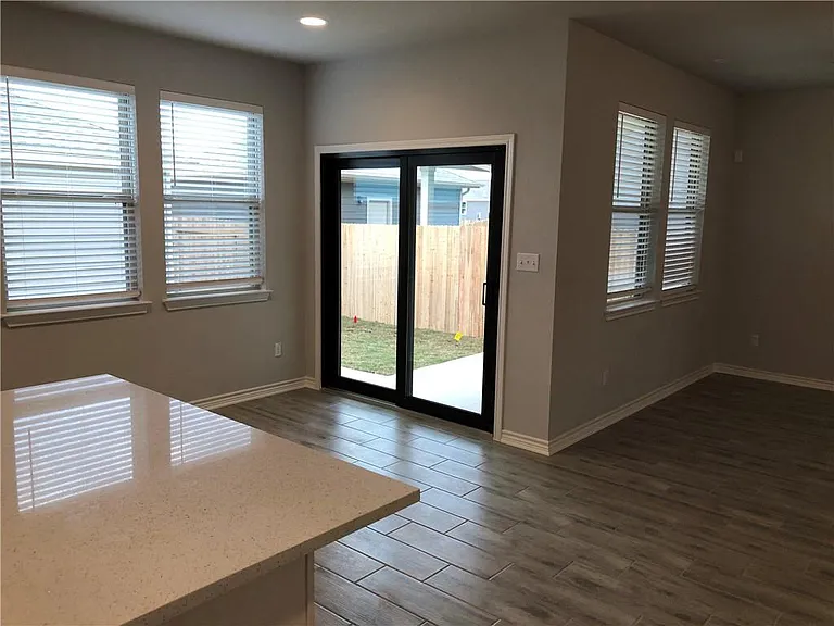 2329 Pecan Island Dr — Photo 11