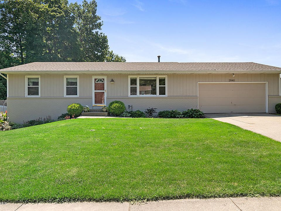 1st image of 2940 Willow Creek Dr SW