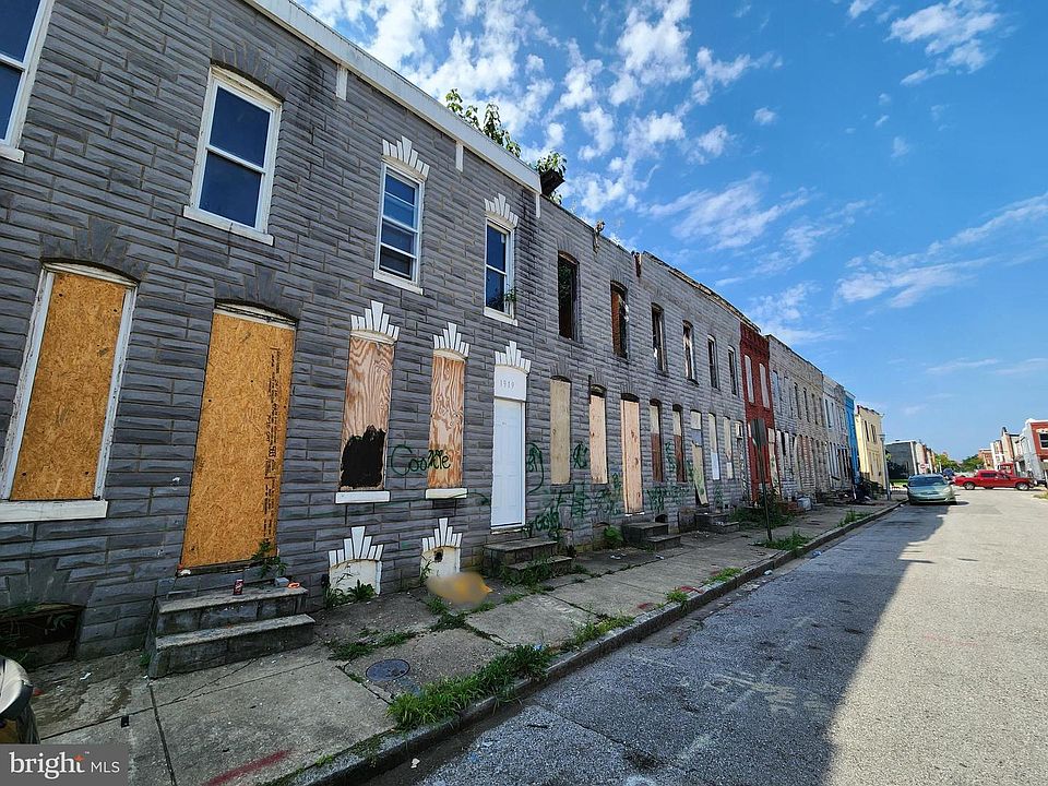 2nd image of 1919 Christian St