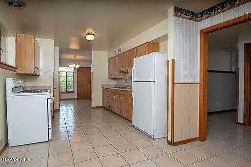 5th image of 8108 Cielo Vista Dr